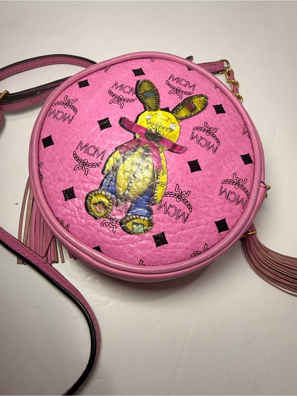 MCM Pink Rabbit Round Crossbody Tambourine Bag Visetos Tassel Chain Rare - Picture 4 of 13